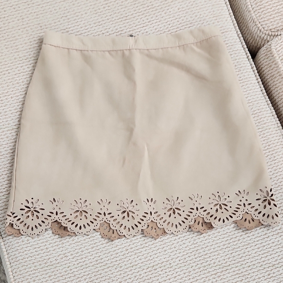 Elegant Tan Skirt with Lace Hem, Hollister, Size 5 - Picture 1 of 5